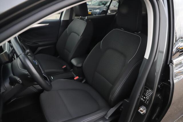 Ford FOCUS Wagon 1.0 EcoBoost Hybrid Titanium Business Trekhaak Virtual Cockpit Carplay Android Navigatie Winter Pakket Elektrische Achterklep