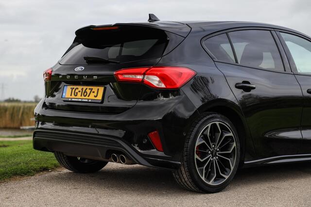 Ford FOCUS 125 PK EcoBoost ST-Line ? LED ? ACC ? B&O