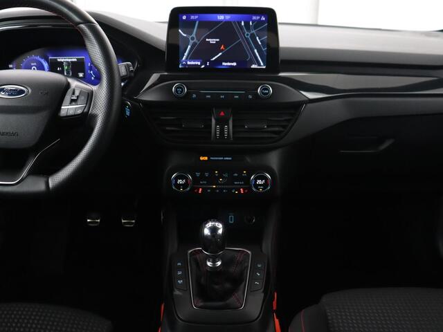 Ford FOCUS 1.0 EcoBoost Hybrid ST Line X | Trekhaak | Stoel & stuurverwarming | Head-Up | Adaptive cruise | Camera | B&O Sound | Digital Cockpit | Carplay | Keyless | Full LED | Comfortstoelen | Park Assist