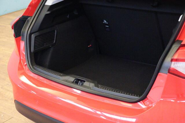 Ford FOCUS 1.0 EcoBoost Hybrid Trend Edition Business | NAVI | CAMERA + PDC | VRUIT/STUUR/STOELVERW | CRUISE | LANE-ASSIST |