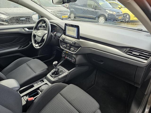 Ford FOCUS Wagon 1.5 EcoBoost Titanium Business 150 pk | 2de eigenaar | Full-led | Trekhaak | 1.500 kg trekgewicht | Camera | Winterpack | Perfect onderhouden!