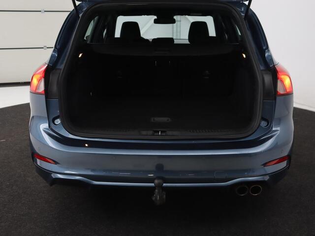 Ford FOCUS 1.0 EcoBoost ST Line | Trekhaak | Keyless | Carplay | Navigatie | Climate control | Full LED | Parkeerhulp | Cruise control