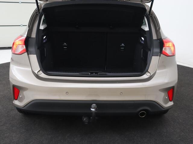 Ford FOCUS 1.0 EcoBoost Titanium | Trekhaak | Stoel & stuurverwarming | Carplay | Navigatie | Climate control | Keyless | Cruise control | Parkeerhulp | Bluetooth