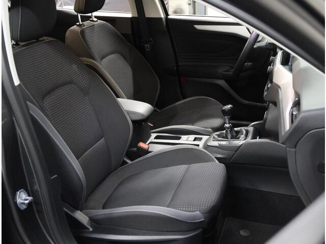 Ford FOCUS Wagon 100PK Edition Business | 1ste eigenaar | AppleCarplay/AndroidAuto | Stoel/Stuur/VoorruitVerwarmd | Armsteun | Climate Control | Cruise Control | Navigatie | Keyless | Parkeersensoren | Isofix |