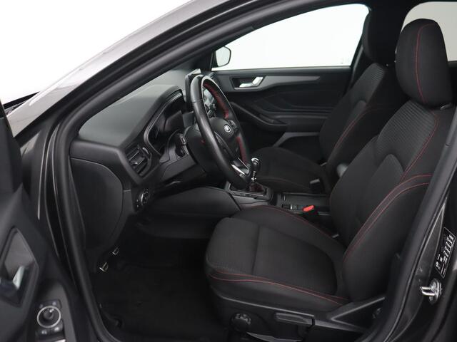 Ford FOCUS 1.0 EcoBoost Hybrid ST Line Style | Stoel & stuurverwarming | Camera | Park Assist | Carplay | Full LED | Navigatie | Keyless | Climate control