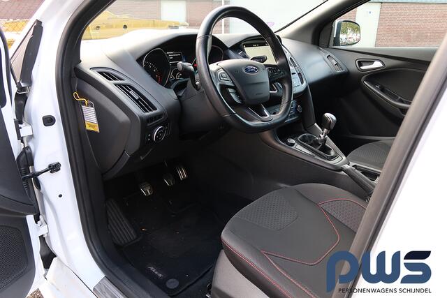 Ford FOCUS Wagon 1.0 ST-Line Navi / Clima / Cruise / Carplay / 18"/ PDC / Verw. Voorruit / NL auto / Topconditie