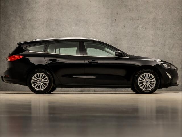 Ford FOCUS Wagon 1.0 EcoBoost Titanium Sport Automaat (APPLE CARPLAY, GROOT NAVI, CLIMATE, TREKHAAK, SPORTSTOELEN, KEYLESS, LED KOPLAMPEN, LM VELGEN, LANE ASSIST, NIEUWSTAAT)