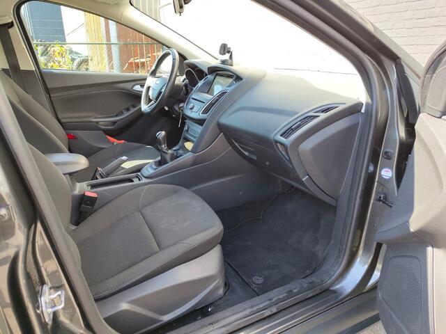 Ford FOCUS Wagon 1.0T 101PK Navi Airco Cruise Control Pdc Trekhaak Edition Lmv Carkit