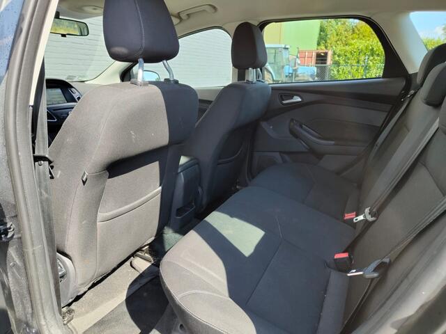 Ford FOCUS Wagon 1.0T 101PK Navi Airco Cruise Control Pdc Trekhaak Edition Lmv Carkit