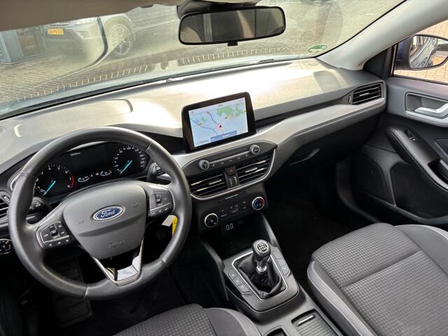 Ford FOCUS 1.0 EBH TR ED. BNS NAVI AIRCO PDC LMV