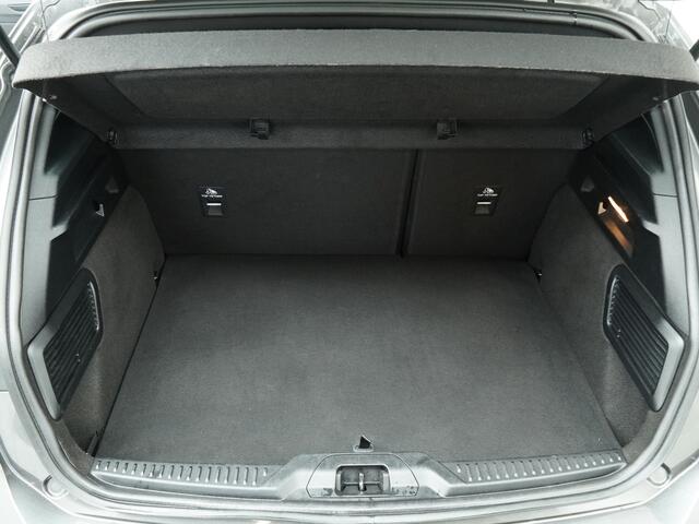 Ford FOCUS Ecoboost 125 pk ST-line | Winter Pack | 4 seiz. banden | Navi | Clima | Cruise | Dr. loos Apple Carplay