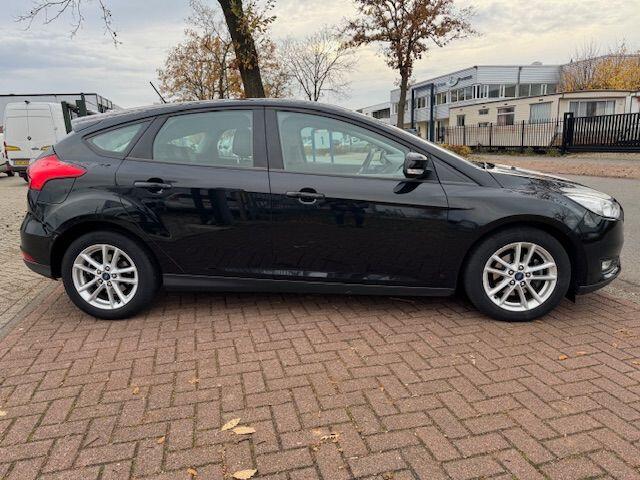 Ford FOCUS 1.0 125pk 5deurs Lease Edition Airco/ECC,Navigatie,Leder Interieur