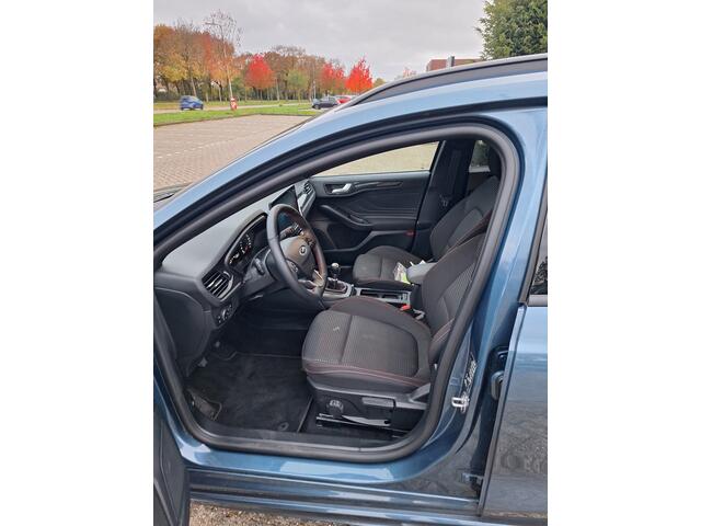 Ford FOCUS Wagon 1.0 EcoBoost Hybrid ST Line stoel/stuur/voorruitverwarming