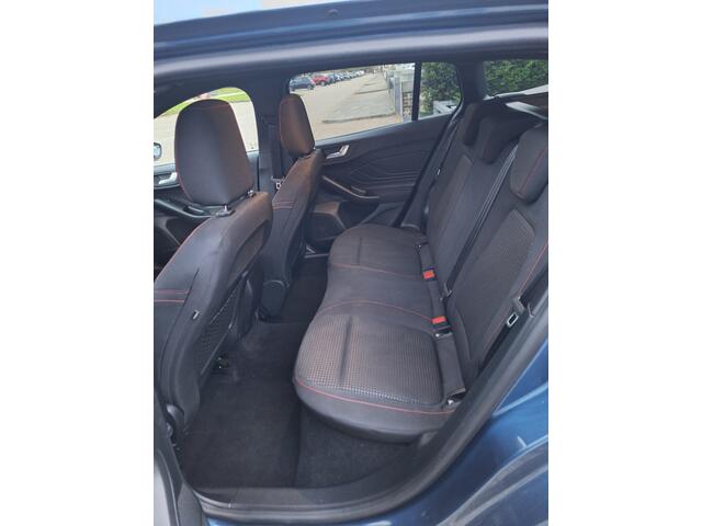 Ford FOCUS Wagon 1.0 EcoBoost Hybrid ST Line stoel/stuur/voorruitverwarming