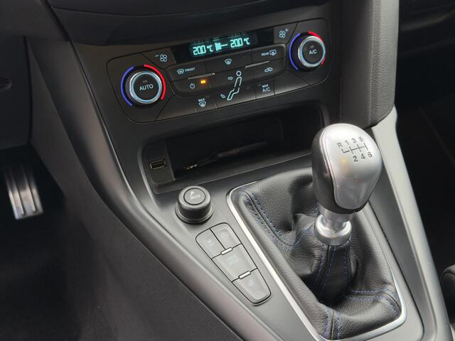 Ford FOCUS 2.3 RS, Nitrous Blue, Recaro schalen, Sony, Winter pack, Camera