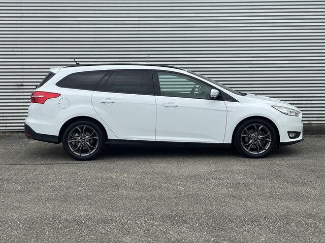 Ford FOCUS Wagon 1.5 Titanium|17"LM|Stoel/Stuur Verwarming