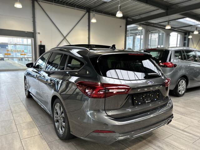 Ford FOCUS Wagon ST-Line X EcoBoost Hybrid 155 pk | Pano |Trekhaak | Adapt. cruise | Winter Pack | B&O | Keyless |