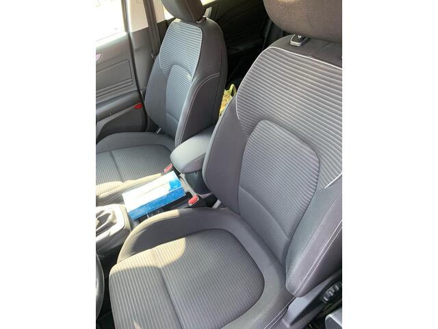 Ford FOCUS 1.0 EcoBoost Titanium Business 125pk | Full LED Koplampen | Adaptieve Cruise | Winterpack | 17 inch Lichtmetaal | Achteruitrijcamera