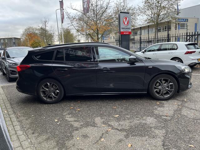 Ford FOCUS Wagon 1.0 EcoBoost ST Line Business // ADAPT. CRUISE // DODEHOEK // CLIMA // CAMERA+SENSOREN // NAVI+CARPLAY // STUUR+STOELVERWARMING //