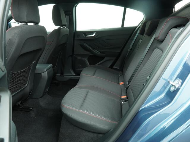 Ford FOCUS ST-Line EcoBoost Hybrid 155 pk | Winter Pack | AGR Stoel | Camera | Adapt. cruise | B&O | All Seasons | Fabr. Gar. 01-2029