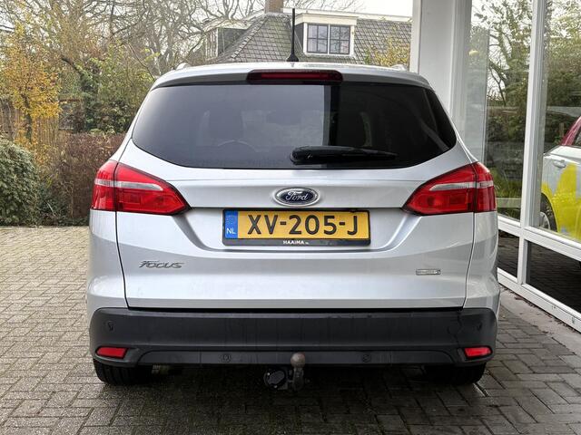 Ford FOCUS Wagon 1.0 Titanium | Stoel- & stuurverwarming | Achteruitrijcamera | Keyless | Navigatie | Trekhaak | Dodehoek detectie