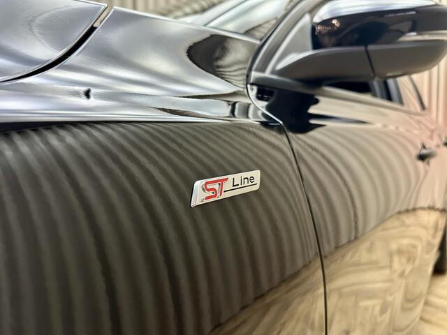 Ford FOCUS Wagon 1.0 EcoBoost Hybrid *ST-Line* Facelift / Stuur/Stoelverwarming / Apple Carplay / Keyless / LED / Camera / Trekhaak / Org.NL!