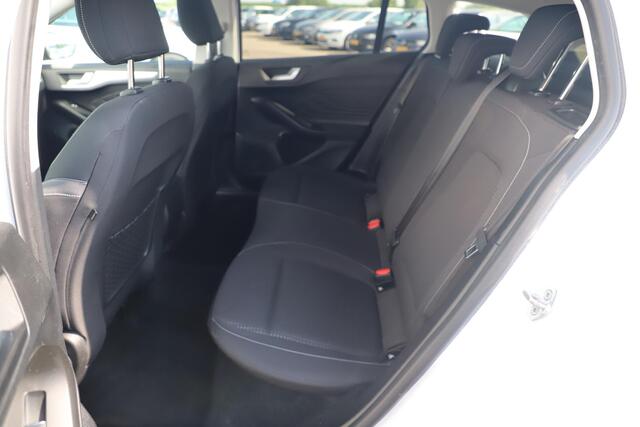Ford FOCUS Wagon 1.0 EcoBoost Trend Edition Business 101PK Stuur & Stoelverwarming Getint Glas Navigatie Carplay Android Parkeersensor