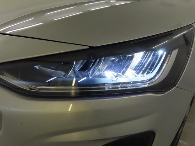 Ford FOCUS Wagon 1.0 EcoBoost Hybrid Titanium Rijklaar incl 12 mnd BOVAG garantie! Airco ECC Navi Carplay PDC VA+ Camera Full LED DAB+ Lichtmetalen velgen