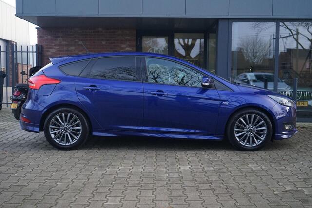 Ford FOCUS 1.0 ST-Line , Deep Impact Blue, PDC, Dealer-OH, Nieuwe Distributie.