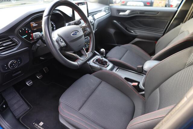 Ford FOCUS Wagon 1.0 EcoBoost ST Line Business TREKHAAK STUUR/STOEL/RUITVERW. B&O-AUDIO CARPLAY DAB CRUISE NAVI 2XPDC 17''LMV NAP