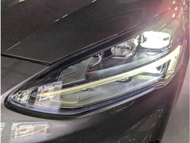 Ford FOCUS 1.5 EcoBoost 182pk ST Line Panoramadak Trekhaak Navi B&O 18" LM velgen Privacy Glass NL-Auto 5drs