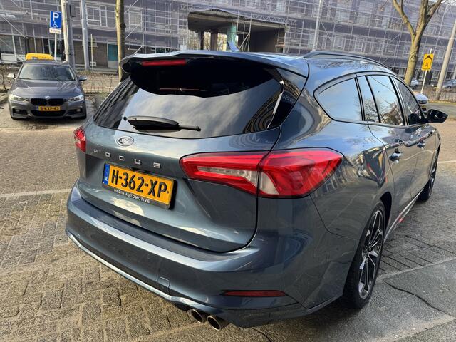 Ford FOCUS Wagon 1.0 EcoBoost ST Line Business | Navigatie | Cruise Control | Winter-Pack | Parking Pack | Blis (Dodehoek Detectie ) | B&O Audio | Keyless Enrty | 18 Inch Velgen | Dealeronderhouden |
