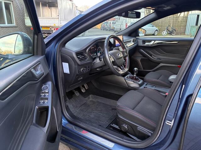 Ford FOCUS 1.0 EcoB. ST LINE! TREKHAAK/CAMERA/CARPLAY/STUURVERW.