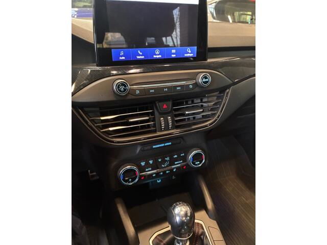 Ford FOCUS 1.0 EcoB. ST LINE! TREKHAAK/CAMERA/CARPLAY/STUURVERW.