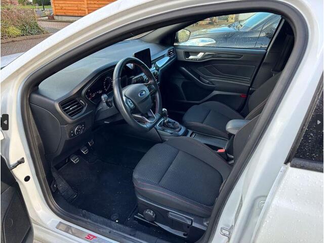 Ford FOCUS Wagon 1.0 EcoBoost Hybrid ST Line X Business Winterpack | Cruise control | Climate control