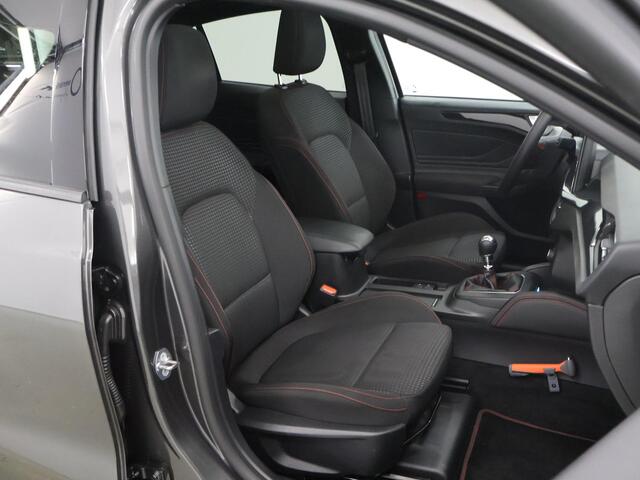 Ford FOCUS 1.0 EcoBoost Hybrid ST Line X | Trekhaak Afneembaar | Panoramadak | Winterpakket | Matrix Led | Cruise Control Adpatief |