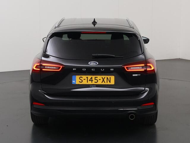 Ford FOCUS Wagon 1.0 EcoBoost Hybrid Titanium | Navigatie | Climate Control | Cruise Control | Parkeersensoren |