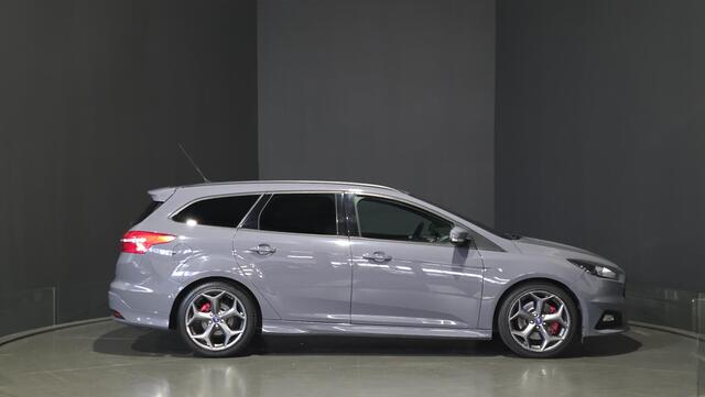 Ford FOCUS Wagon 2.0 ST-3 | Cruise | Bi-Xenon | 250 PK