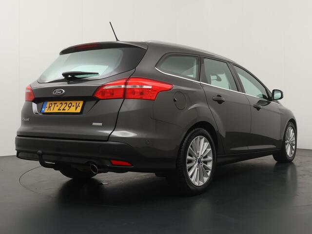 Ford FOCUS Wagon 1.5 Titanium - Navigatie - Climate Control - Trekhaak