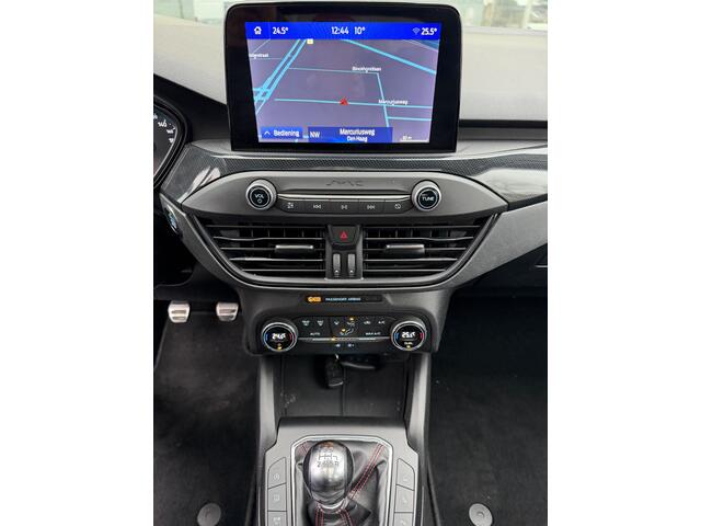 Ford FOCUS 1.0 EcoBoost ST Line Business * Panoramadak * Head-Up * Led * Navi * Bose * Key-Less * Climatronic *
