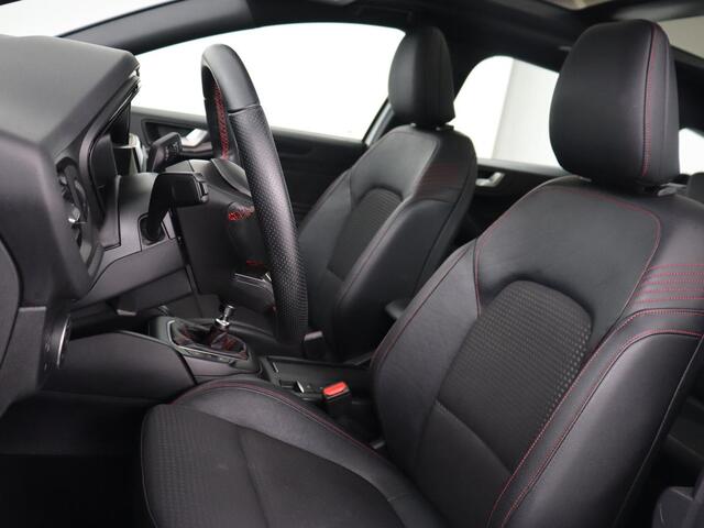 Ford FOCUS 1.0 EcoBoost ST Line | Panoramadak | Half leder | Trekhaak | Stoelverwarming | Carplay | Camera | Keyless | Navigatie | Climate control | Bluetooth | Parkeerhulp