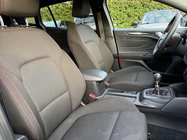 Ford FOCUS Wagon 125pk EB Hybrid ST Line, Navi & CarPlay | Clima