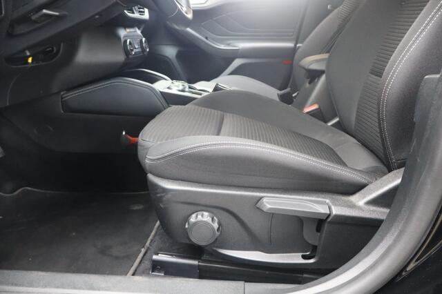 Ford FOCUS Wagon 1.0 EcoB. Titanium | Geen import | Trekhaak I Navi | Cruise |