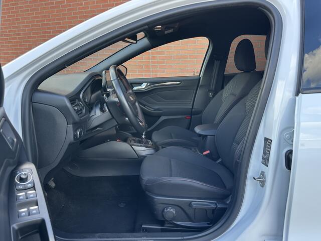 Ford FOCUS 1.0 EcoBoost Hybride ST Line 125PK 18" velgen Full Led Navigati