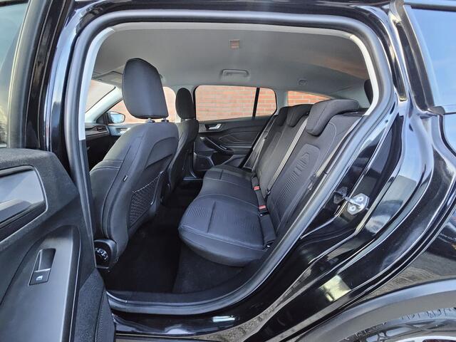 Ford FOCUS Wagon 1.0 EcoBoost 125PK Active Automaat Winterpack 17" Velgen Navigat