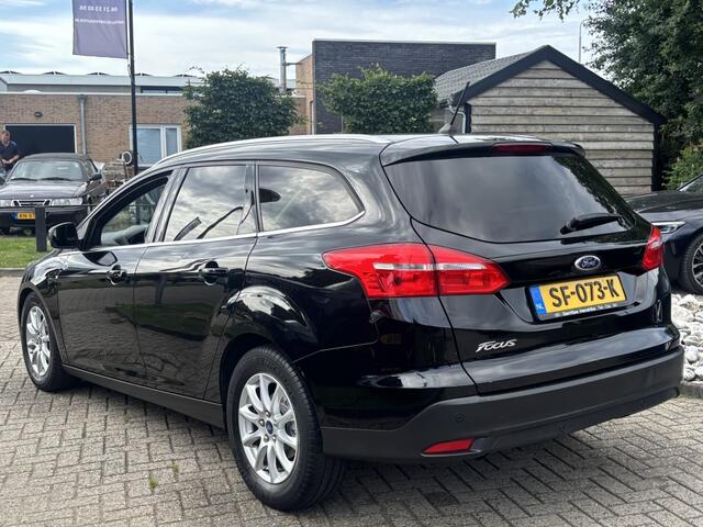 Ford FOCUS Wagon 1.5 TDCI Titanium Automaat Zwart 2017