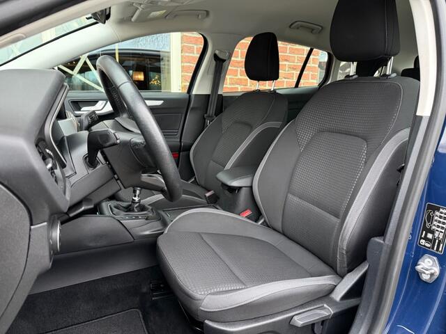 Ford FOCUS Wagon 1.0 EcoB. Tr Ed. bns TREKHAAK / CARPLAY / ANDROID / DAB+ / NAVI