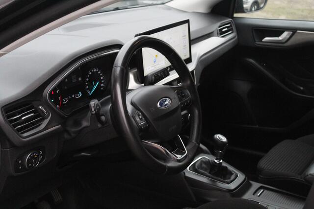 Ford FOCUS 1.0 EcoBoost Hybrid Titanium