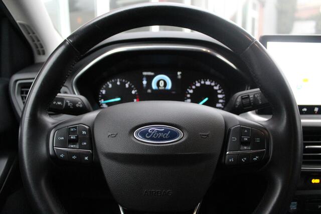 Ford FOCUS 1.0 EcoBoost Hybrid Titanium
