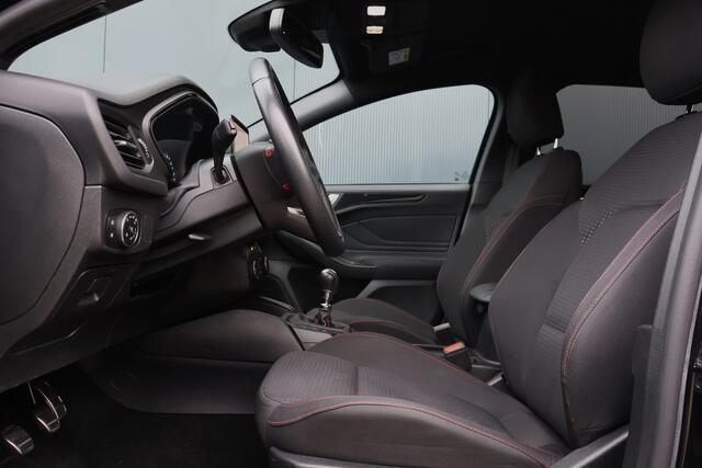 Ford FOCUS Wagon 1.5 EcoBlue ST Line Business | Stoel- stuurverwarming | Trekhaak | Keyless | Voorruitverwarming | Apple Carplay / Android Auto
